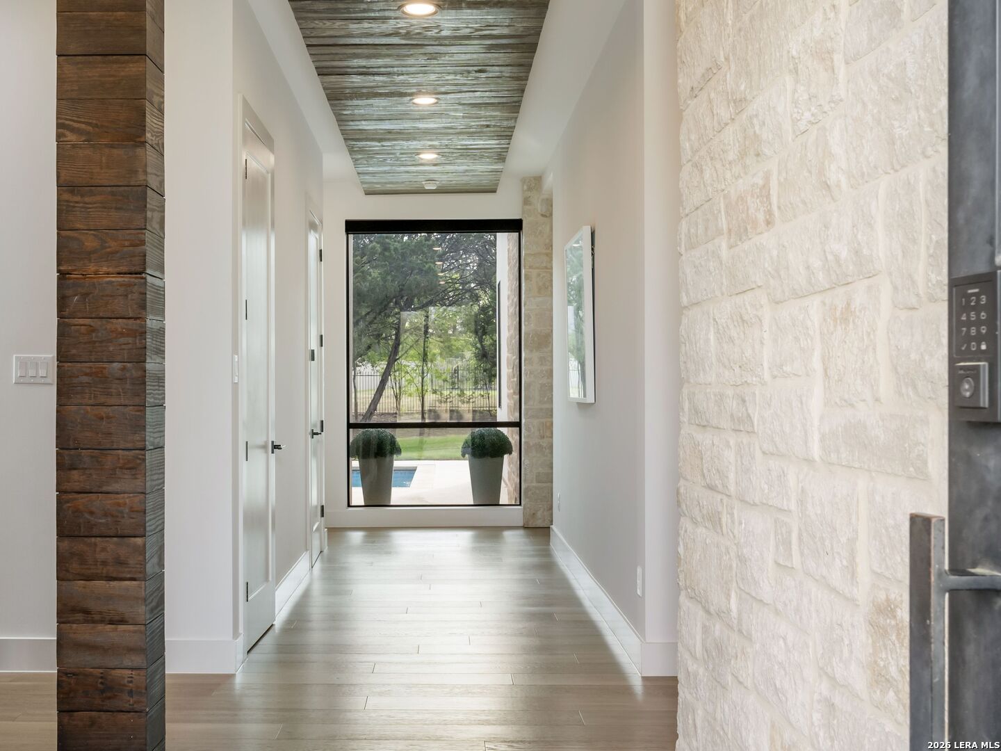 211 Wellesley Hill