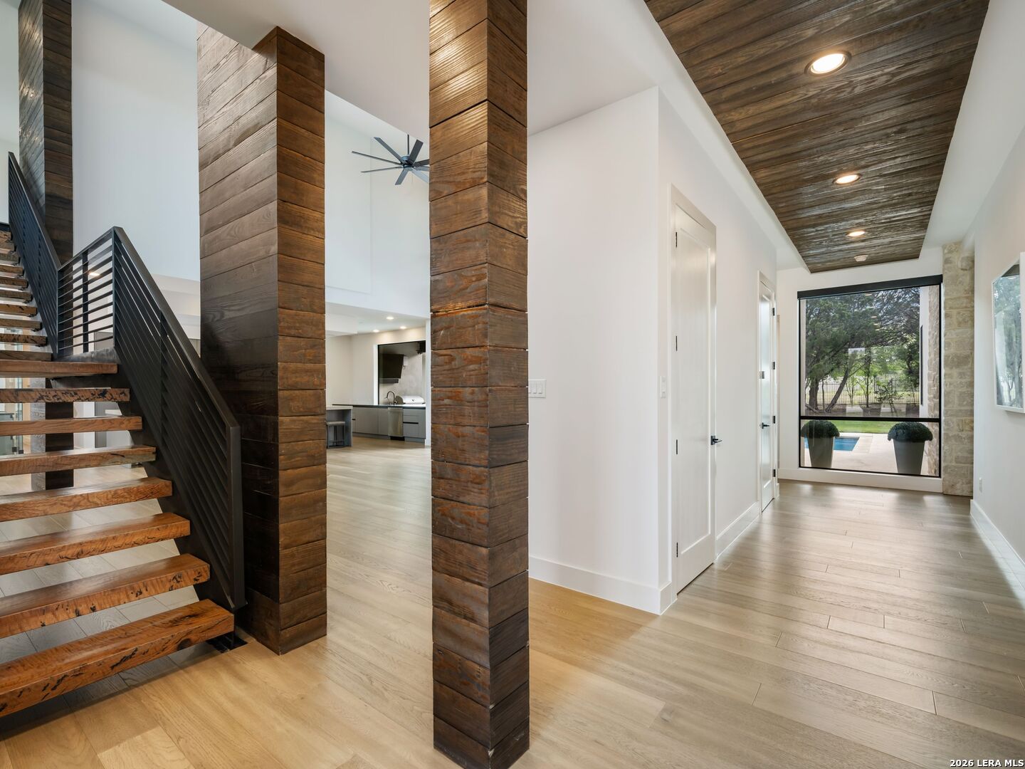 211 Wellesley Hill