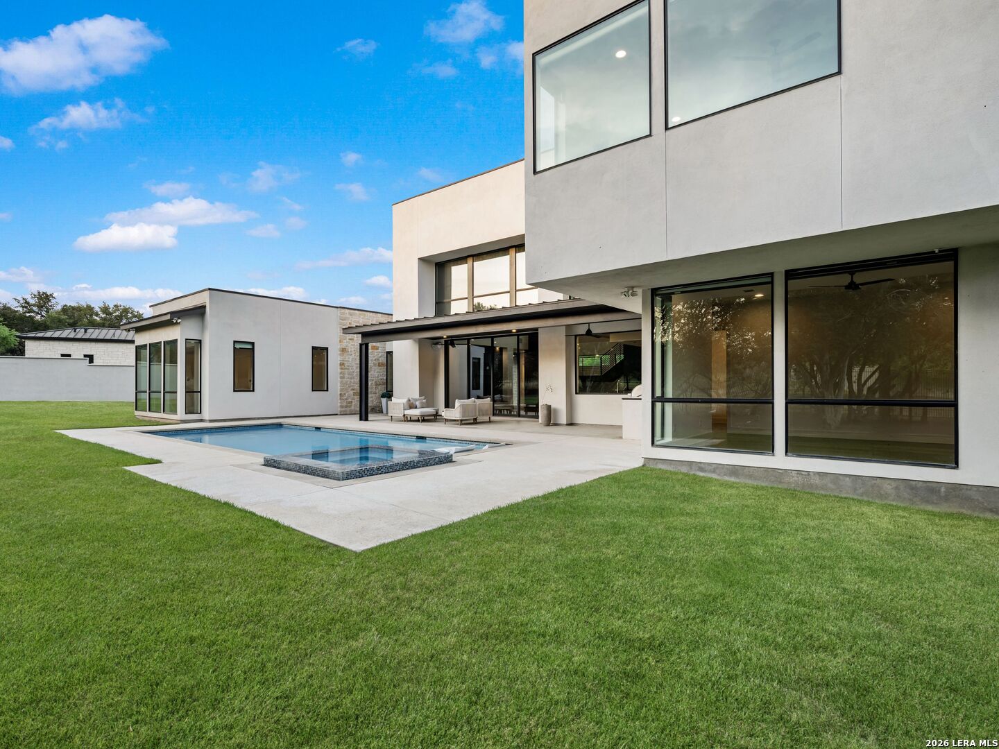 211 Wellesley Hill