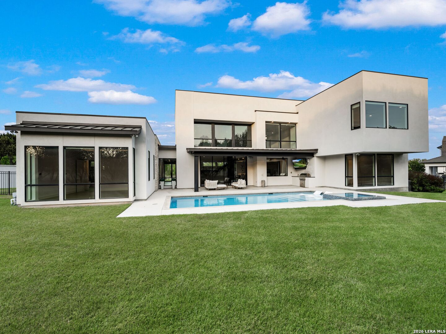211 Wellesley Hill