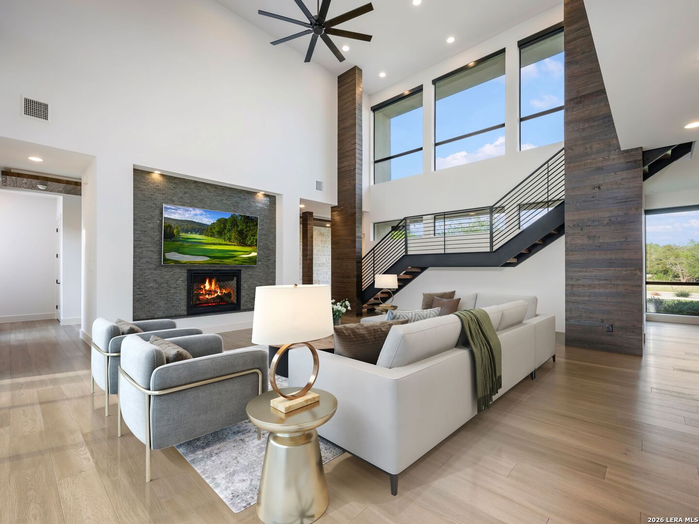 211 Wellesley Hill