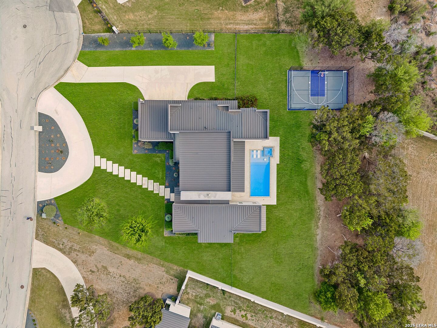 211 Wellesley Hill