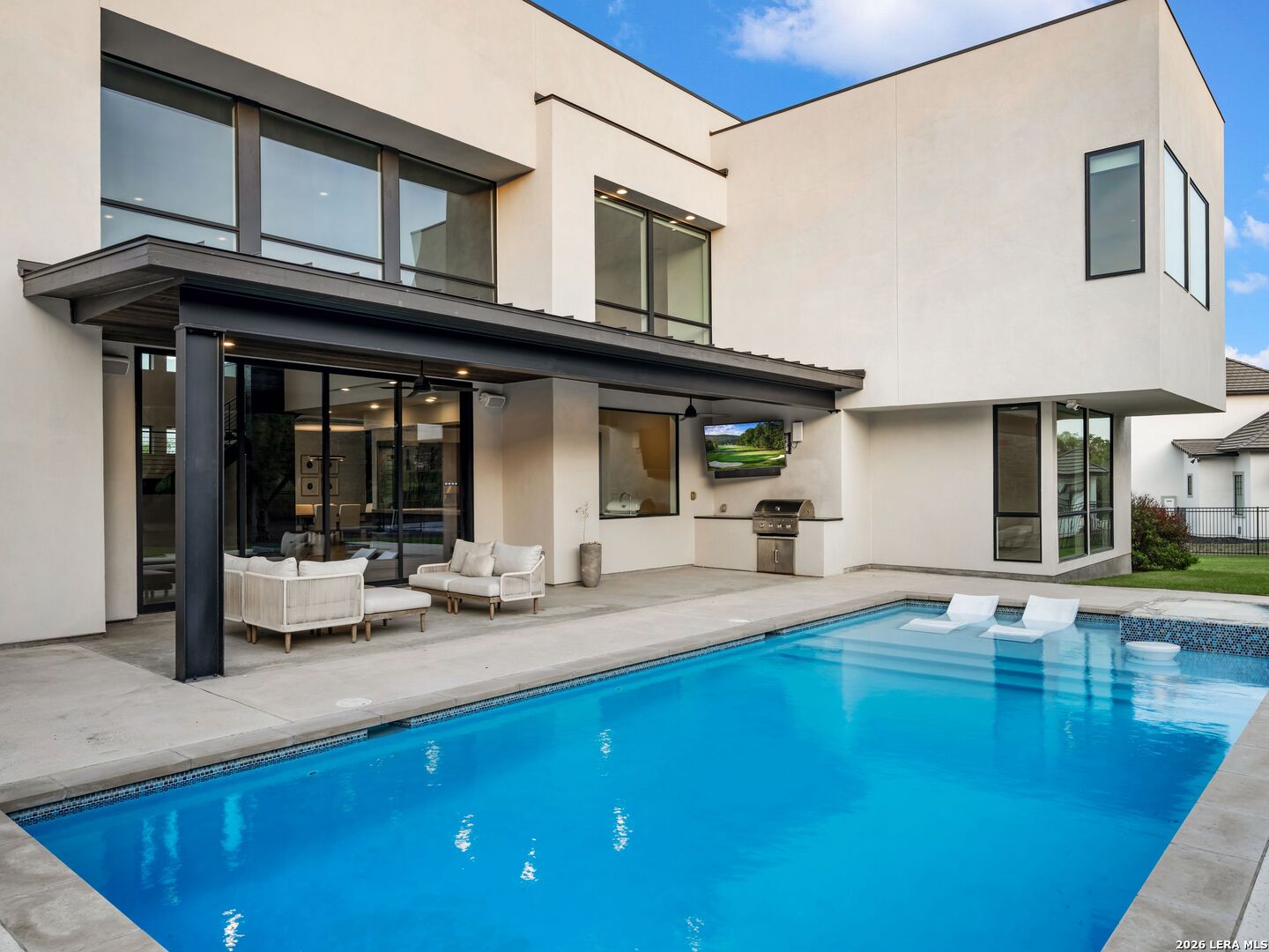211 Wellesley Hill