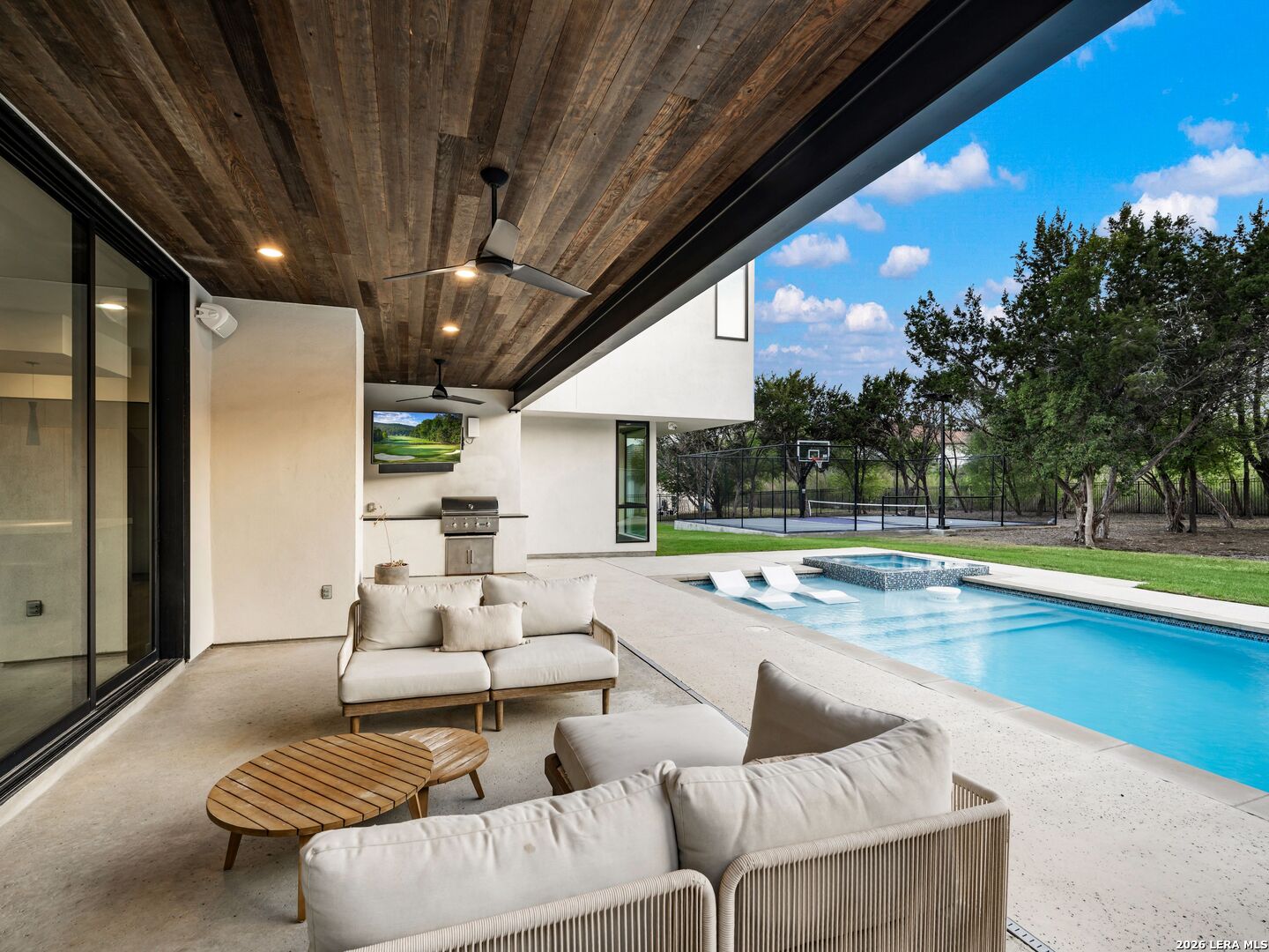 211 Wellesley Hill