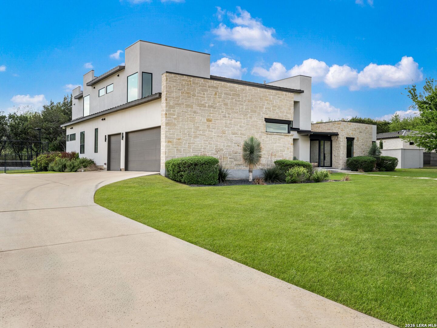 211 Wellesley Hill