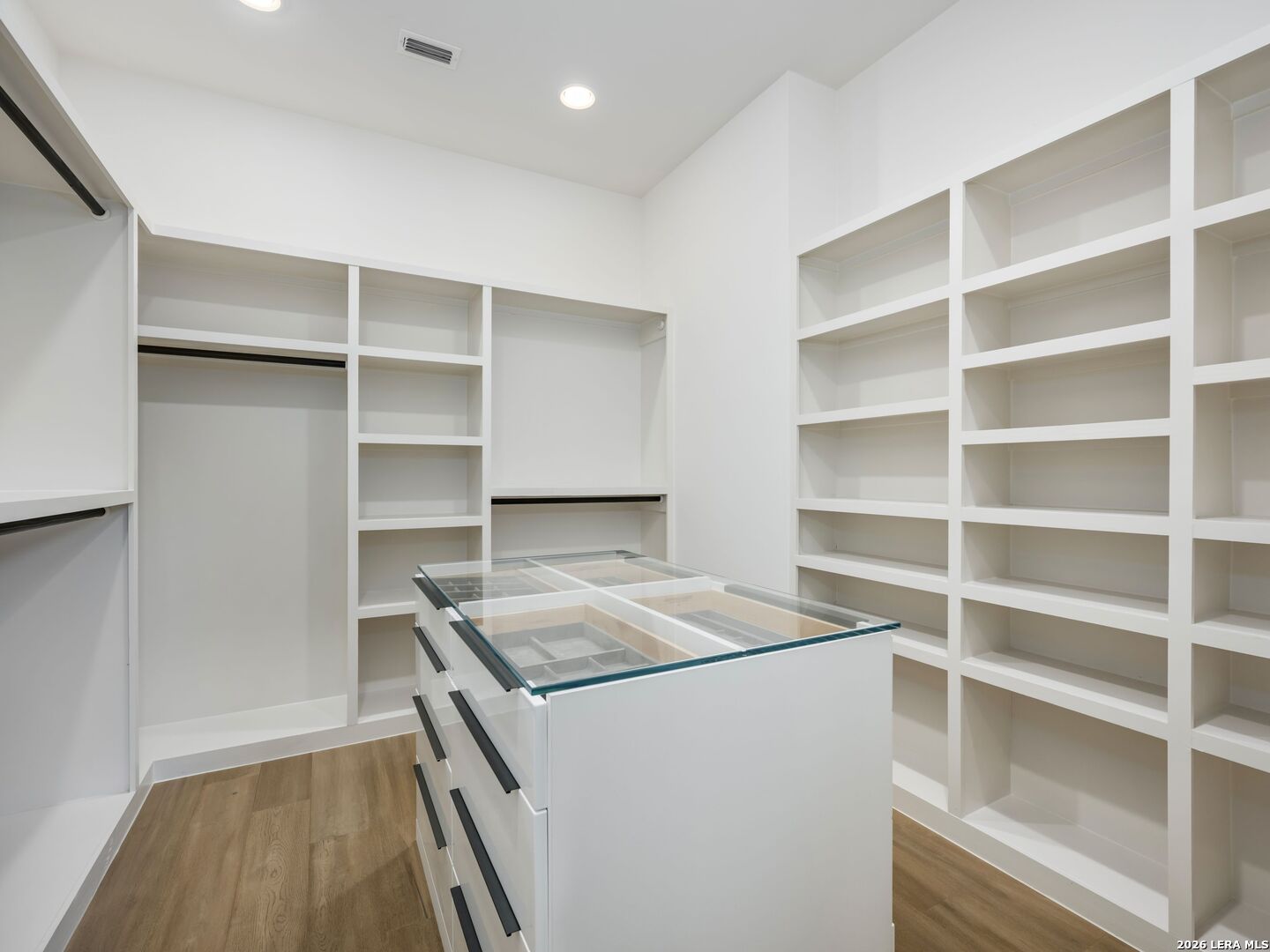 211 Wellesley Hill