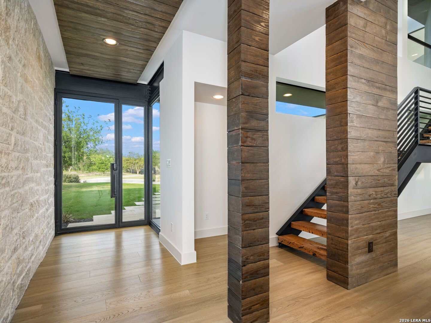 211 Wellesley Hill