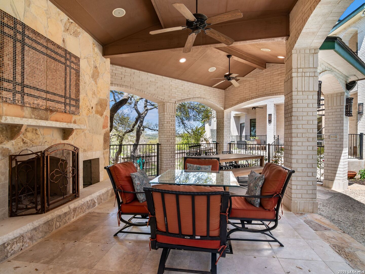 8706 Mountain Top