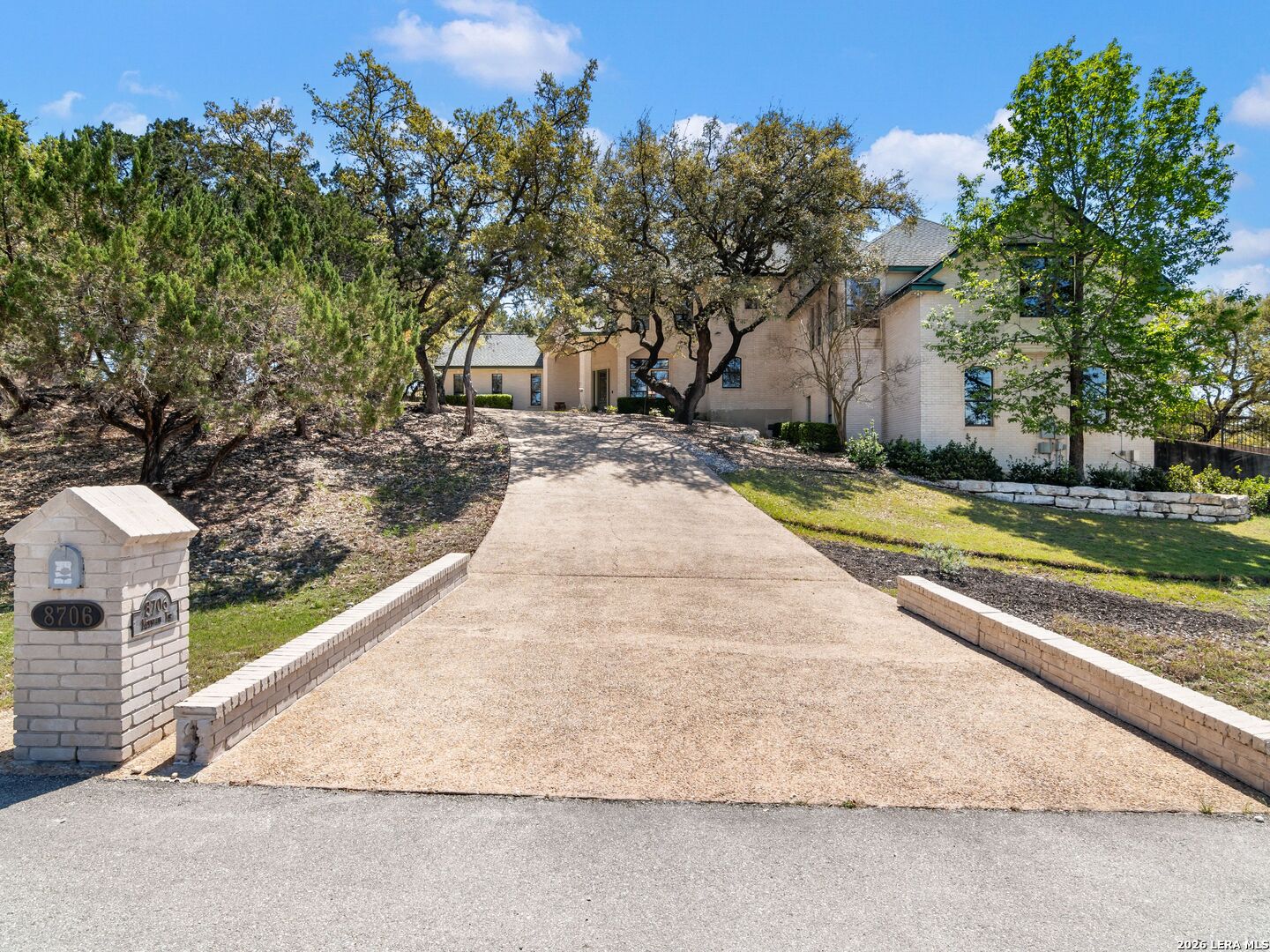 8706 Mountain Top