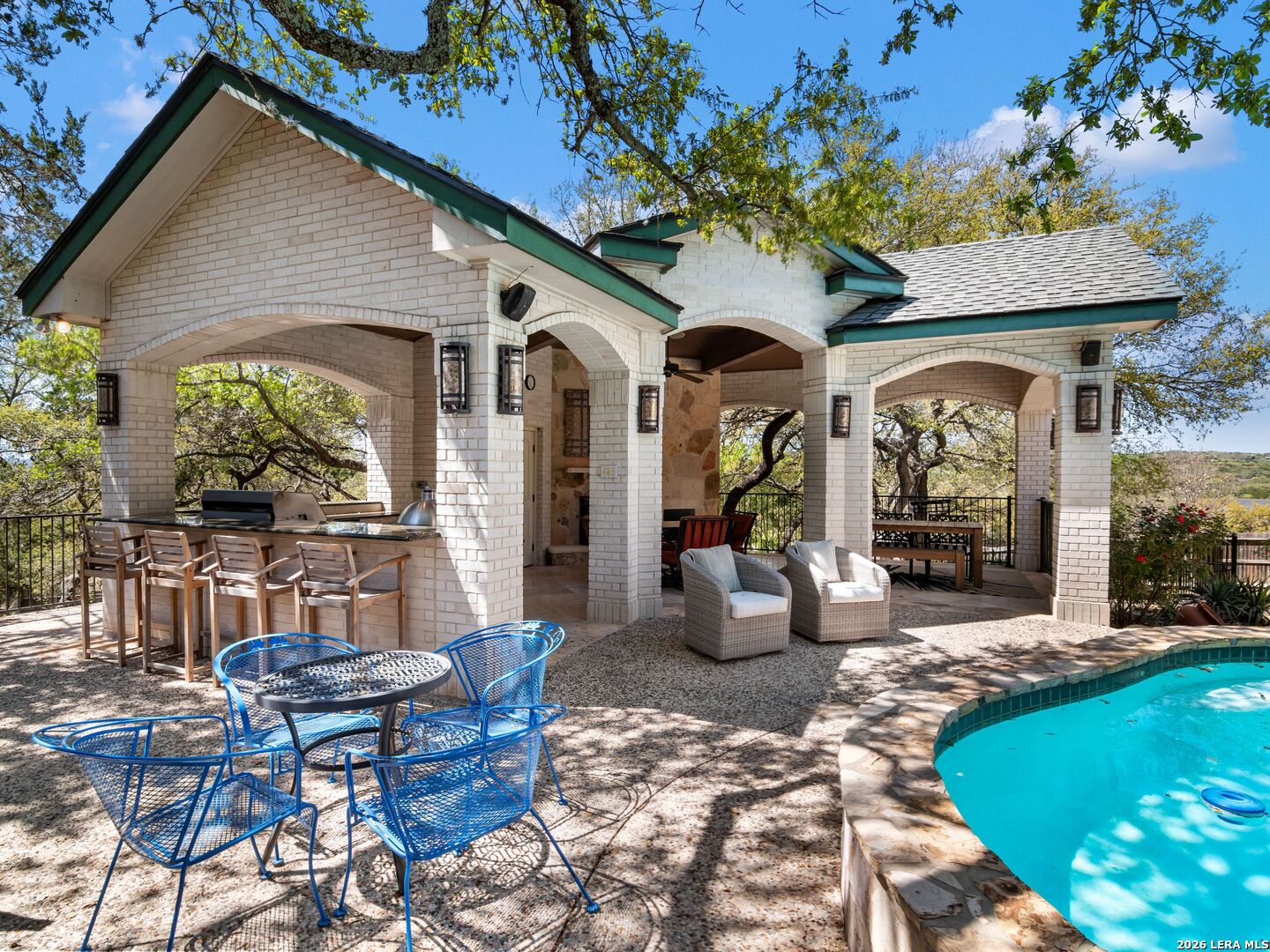8706 Mountain Top