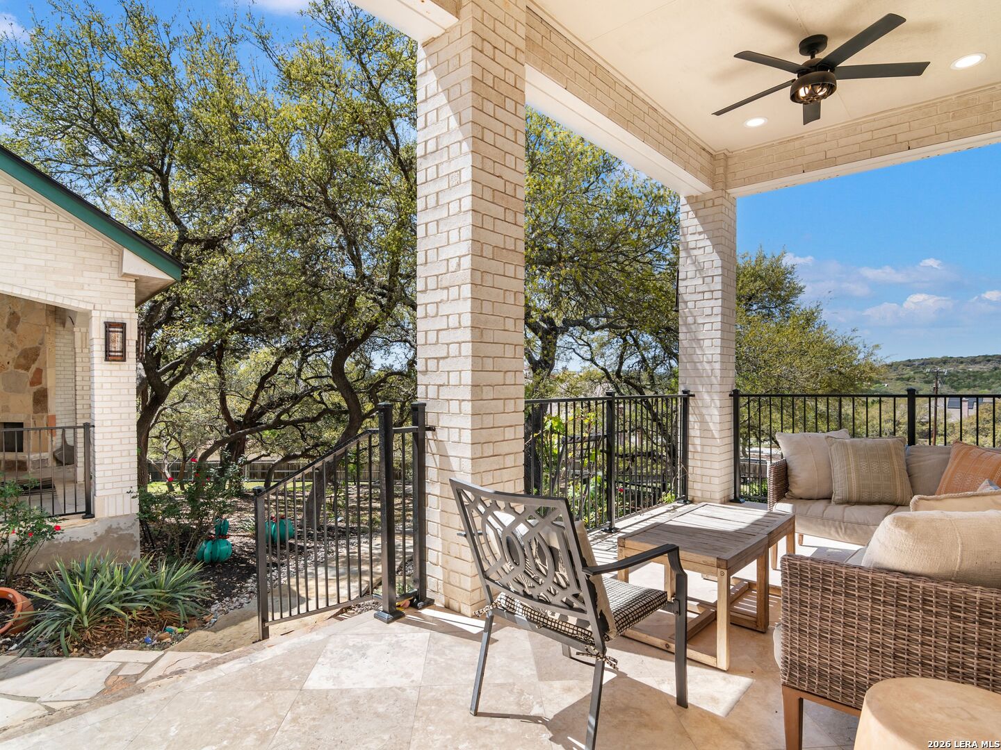 8706 Mountain Top