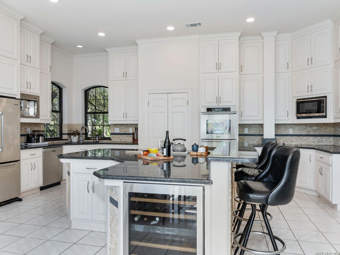 8706 Mountain Top