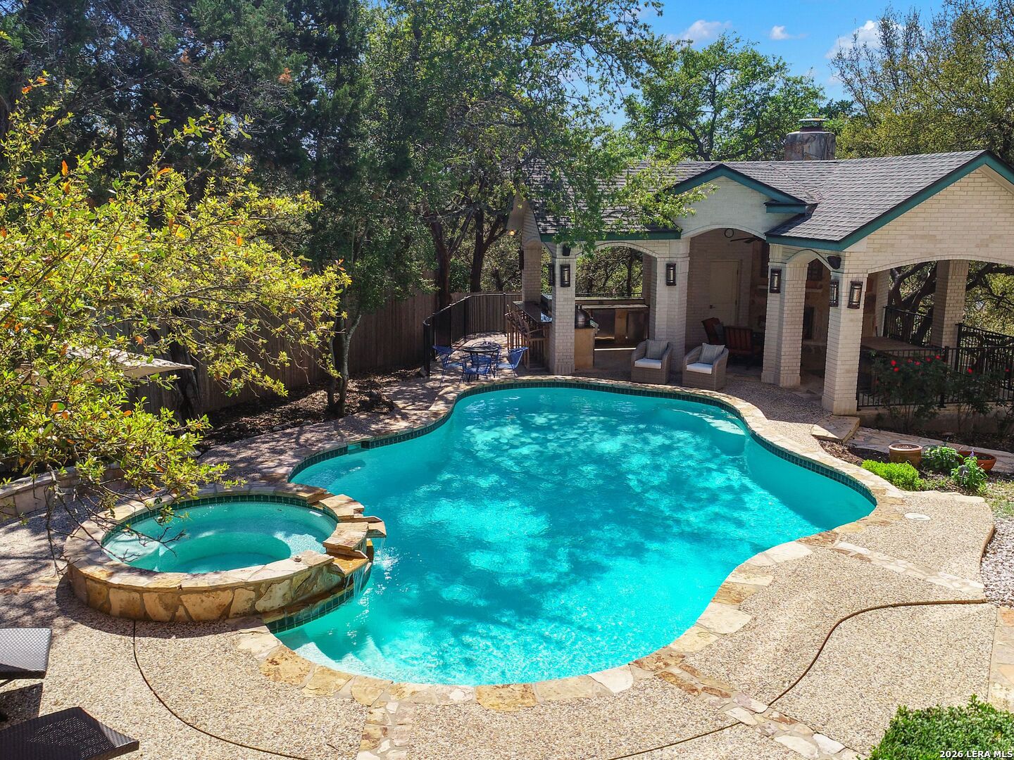 8706 Mountain Top