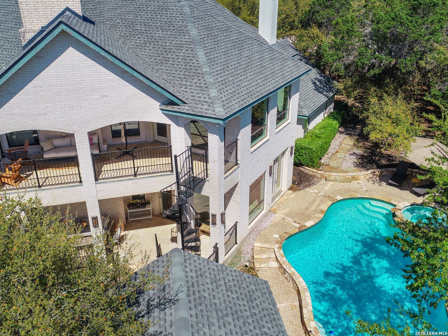 8706 Mountain Top