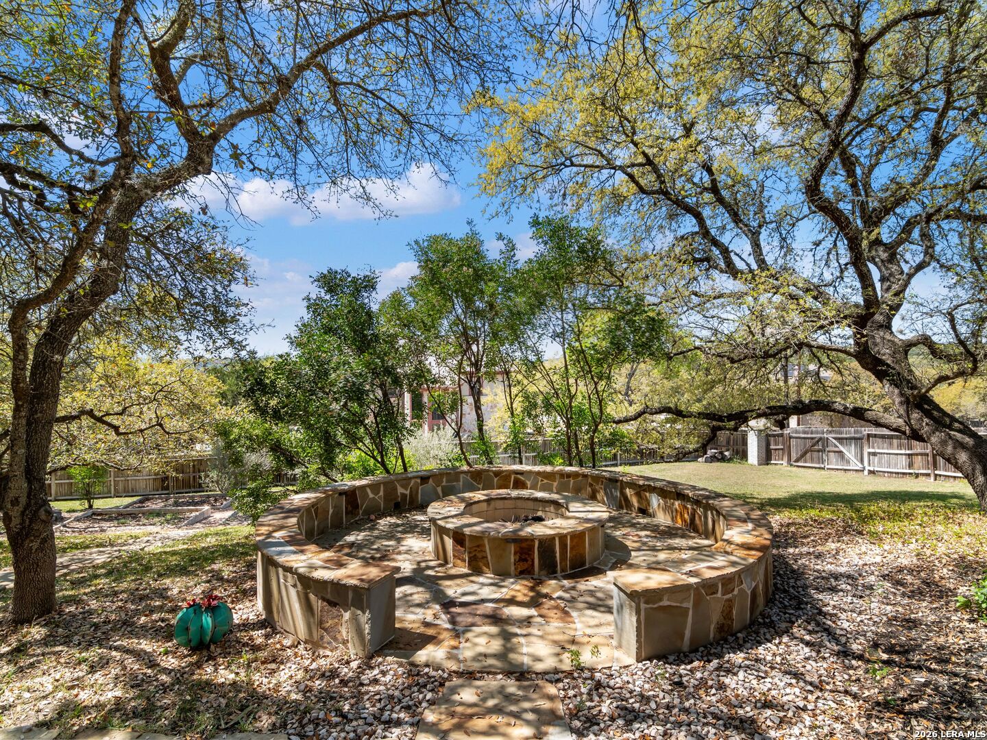 8706 Mountain Top