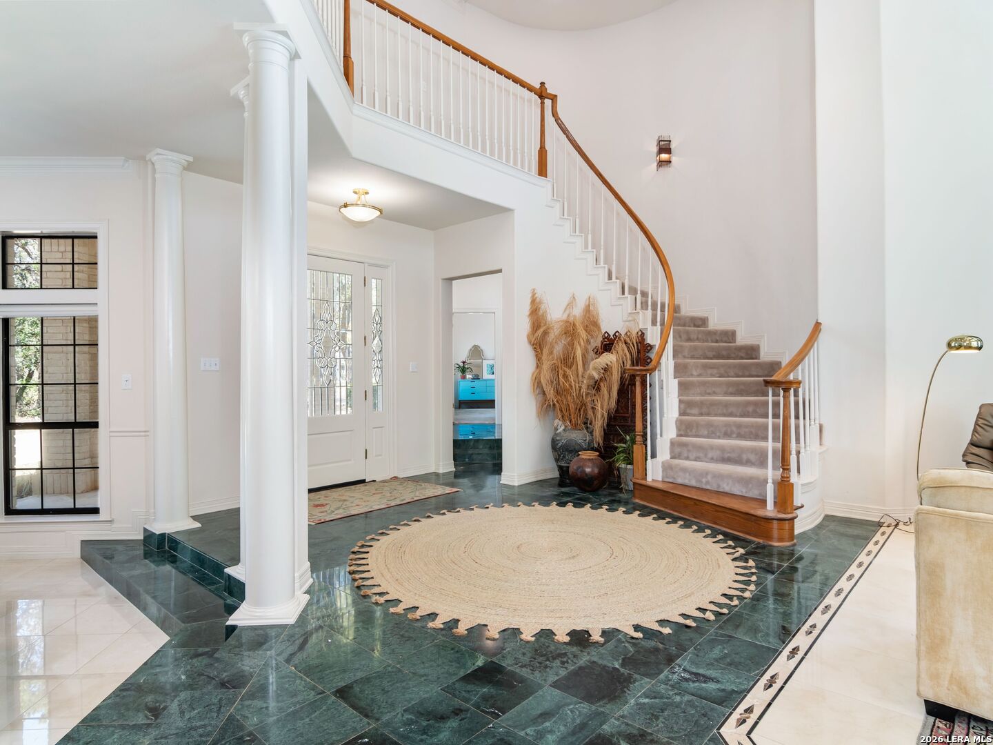 8706 Mountain Top