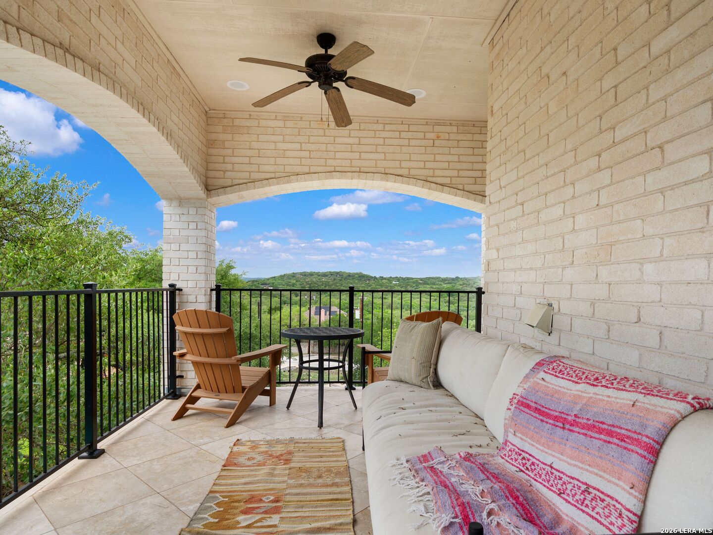 8706 Mountain Top