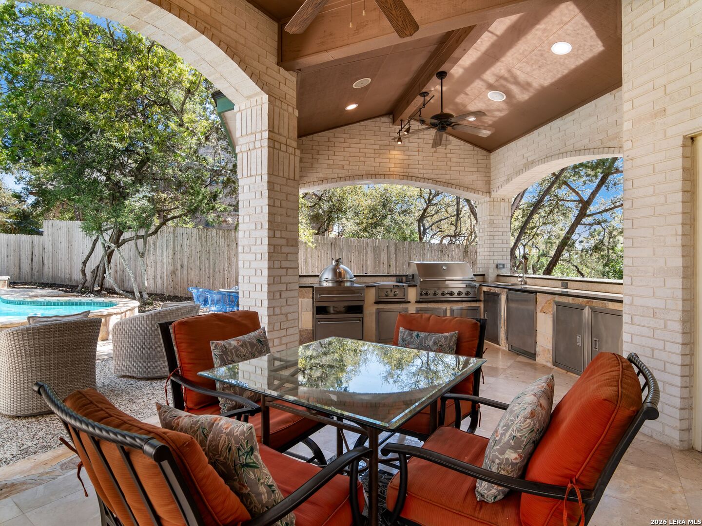 8706 Mountain Top