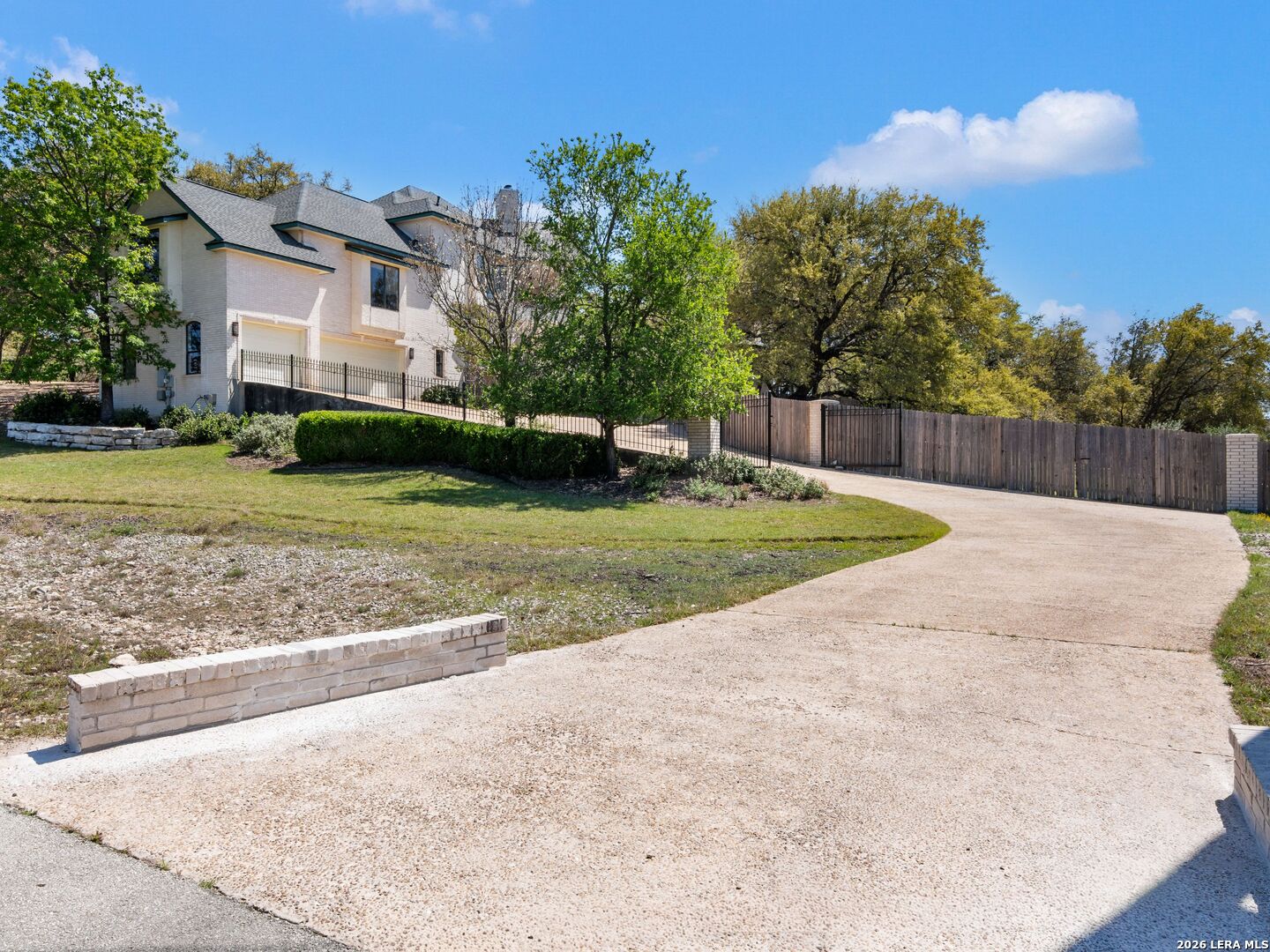 8706 Mountain Top