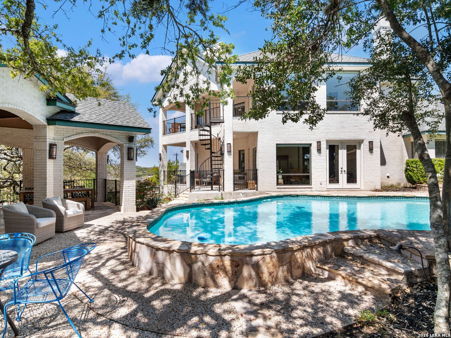 8706 Mountain Top