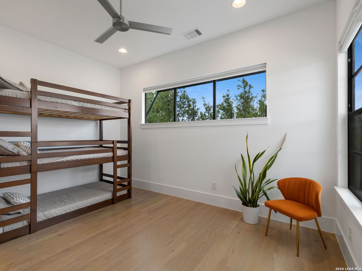 10206 Nina Ridge