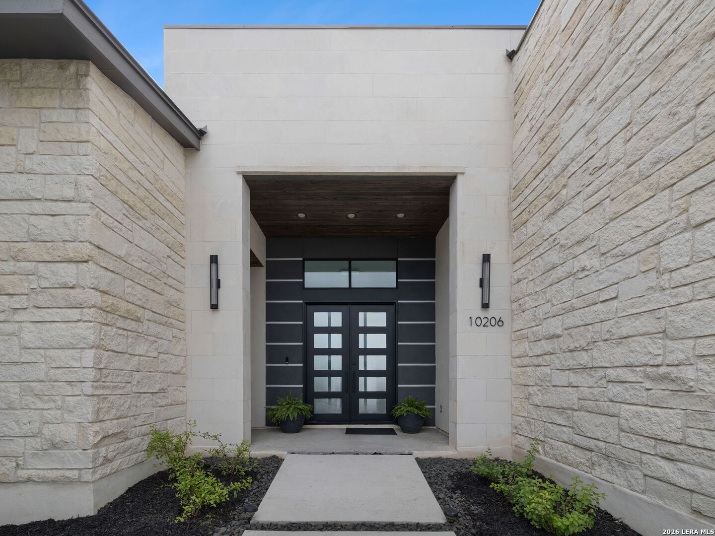 10206 Nina Ridge