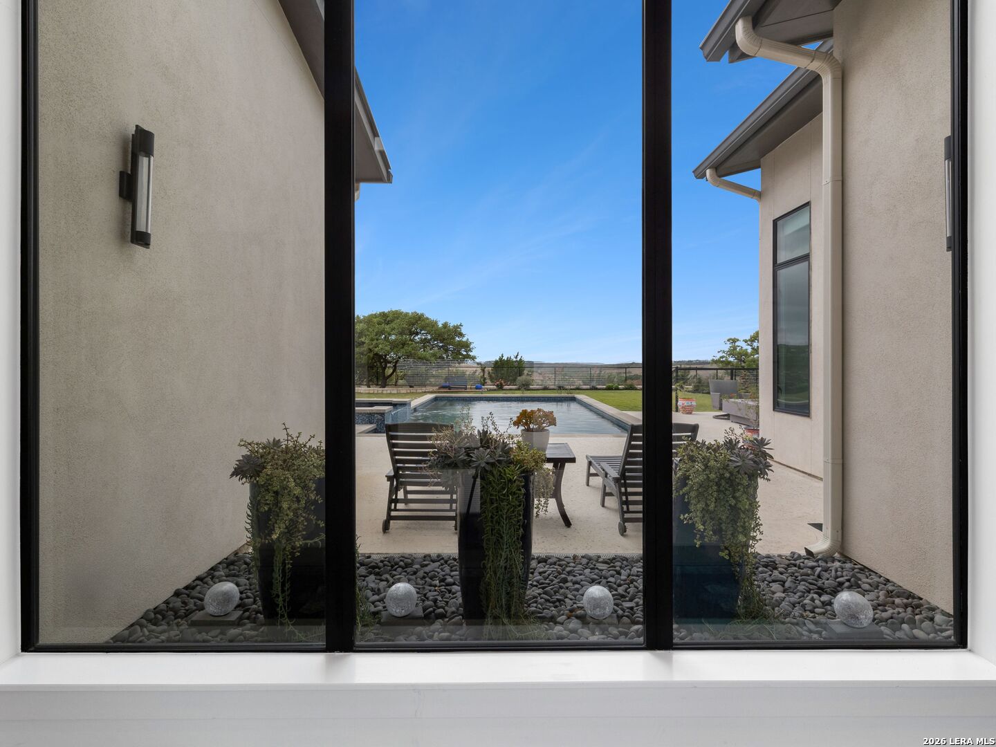 10206 Nina Ridge