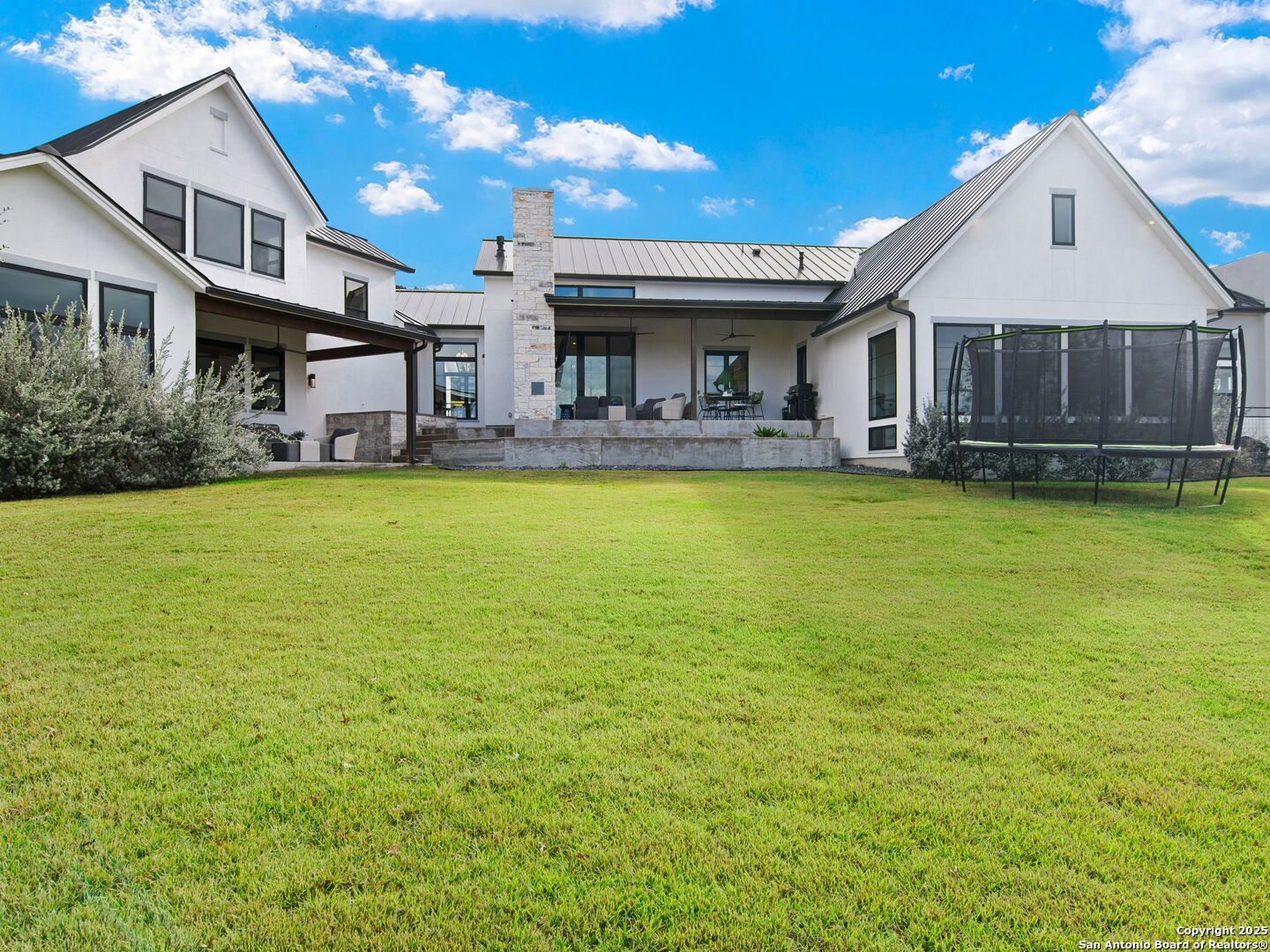 10803 Nina Ridge