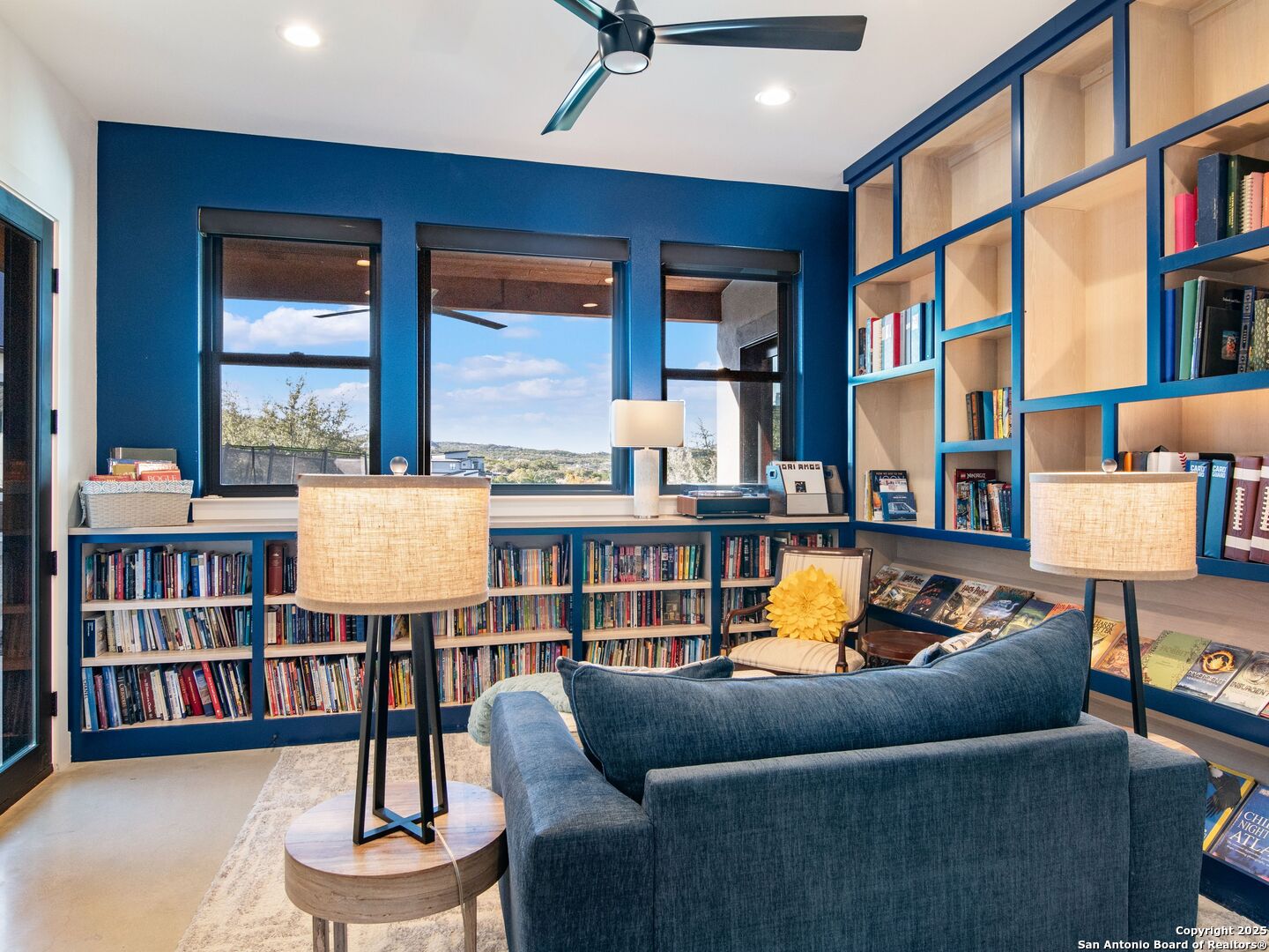10803 Nina Ridge