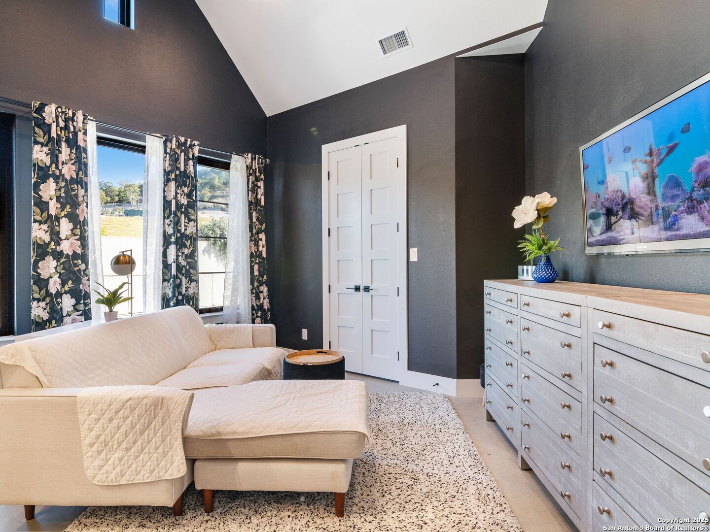 10803 Nina Ridge