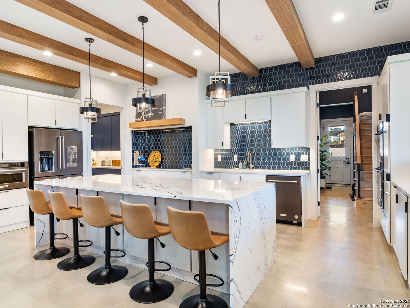 10803 Nina Ridge
