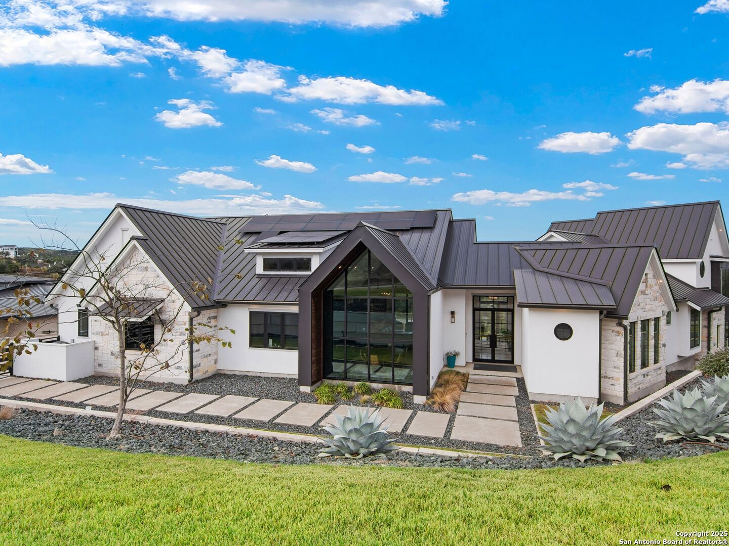 10803 Nina Ridge