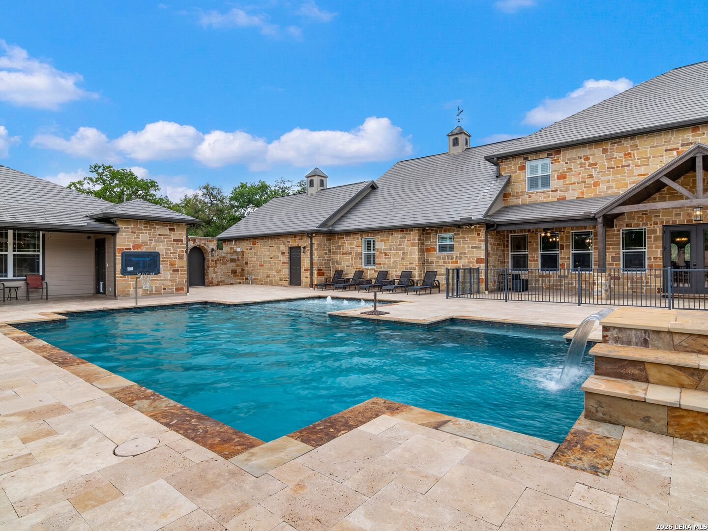 103 S Cibolo Hollow