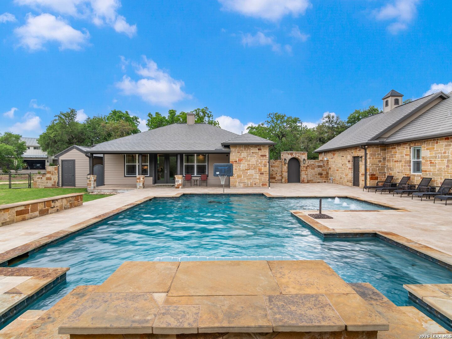 103 S Cibolo Hollow
