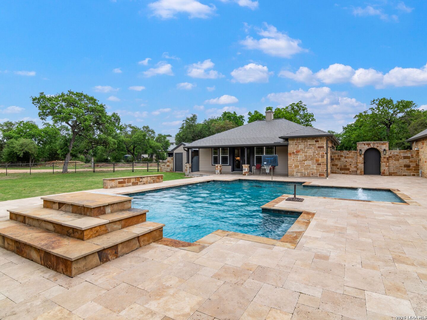 103 S Cibolo Hollow