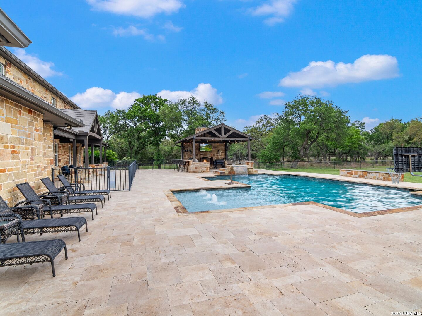 103 S Cibolo Hollow