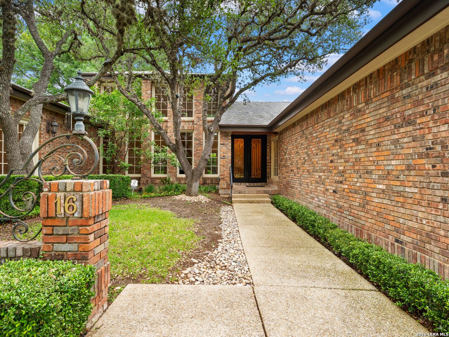 16 Galleria Drive