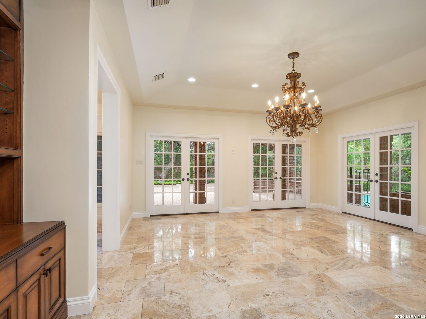 16 Galleria Drive