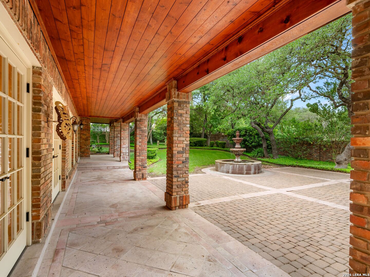 16 Galleria Drive