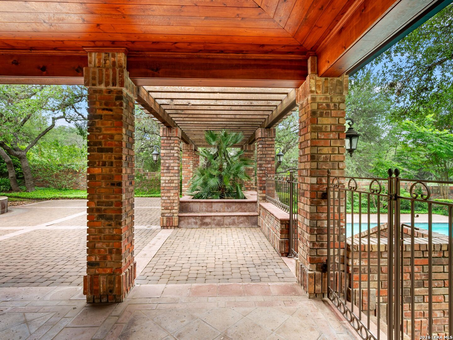 16 Galleria Drive