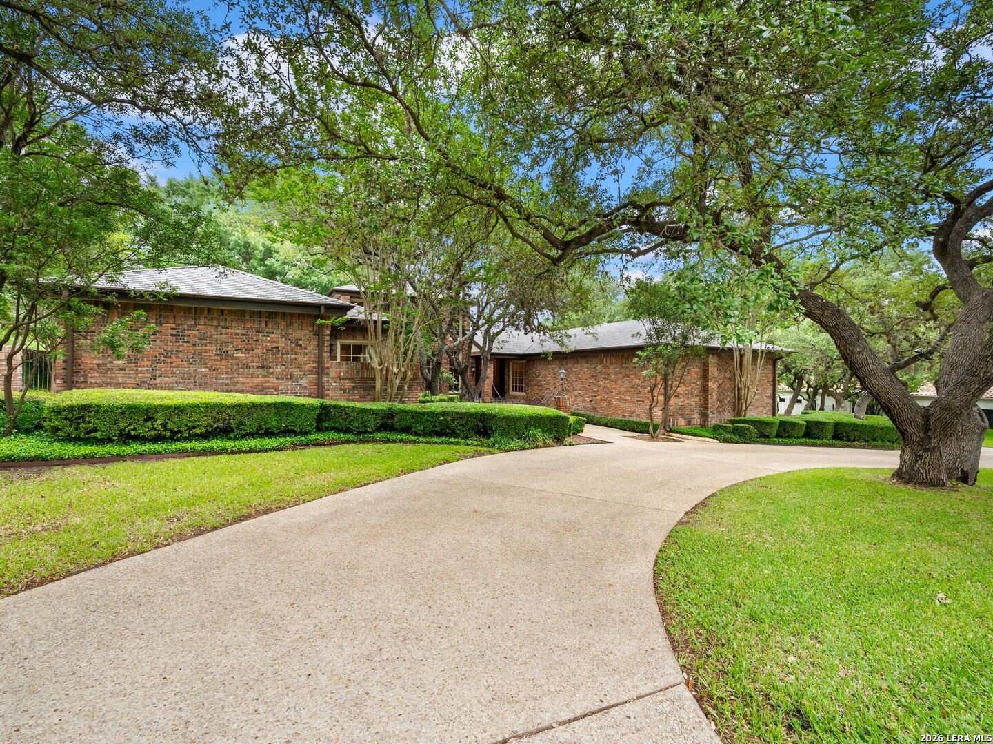 16 Galleria Drive