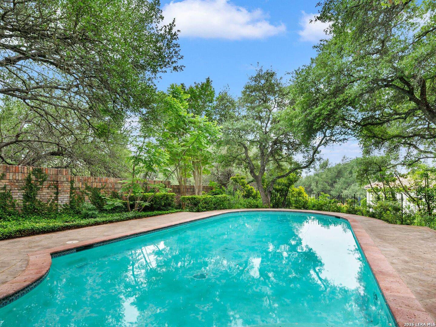 16 Galleria Drive
