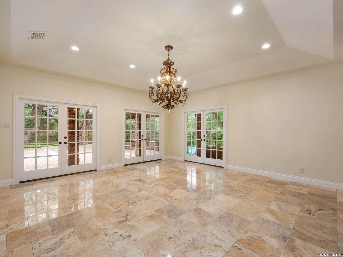 16 Galleria Drive