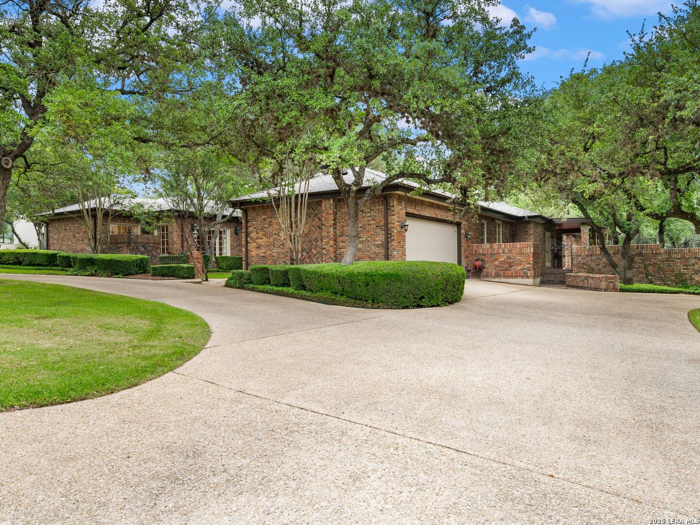 16 Galleria Drive