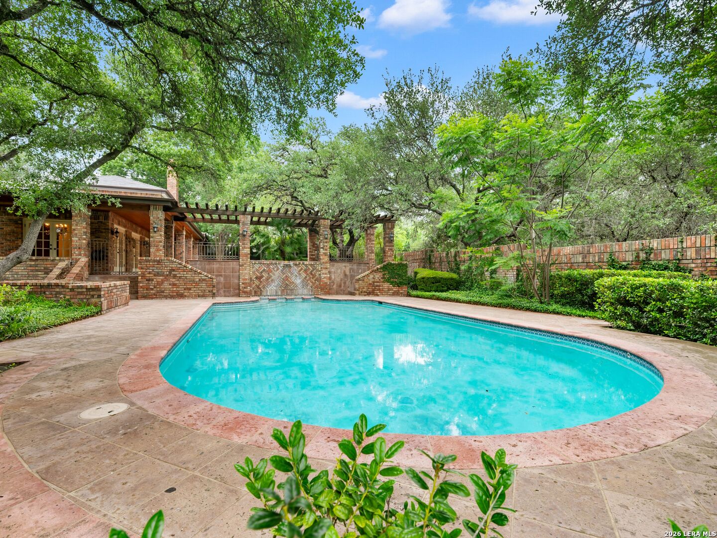16 Galleria Drive