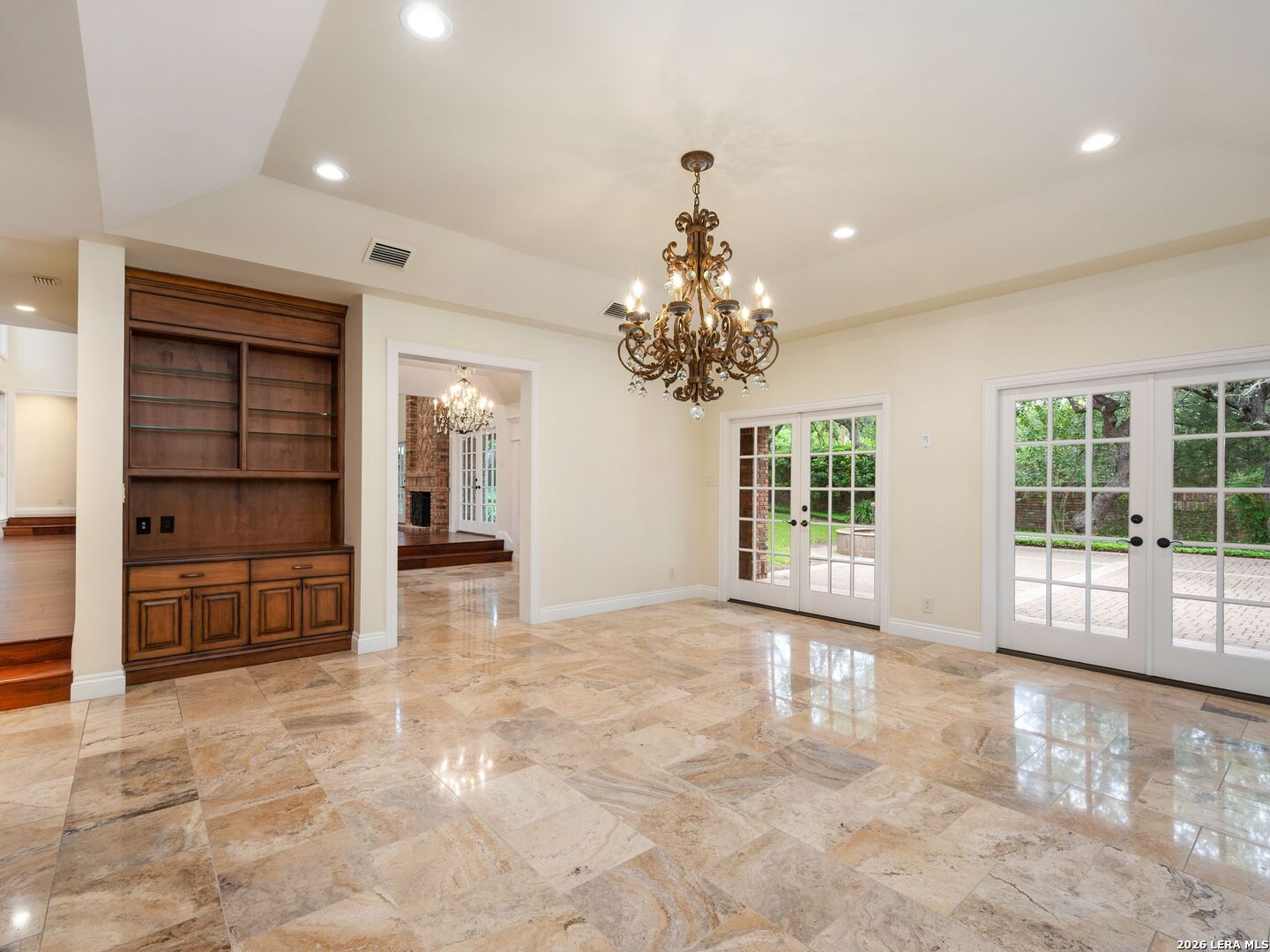 16 Galleria Drive