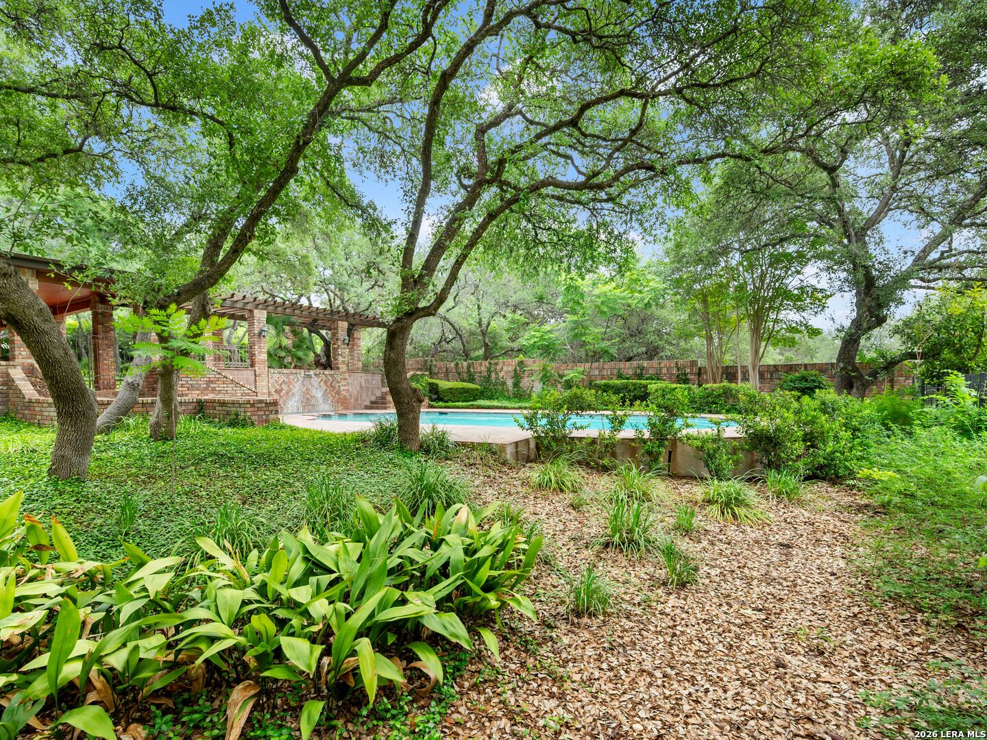 16 Galleria Drive