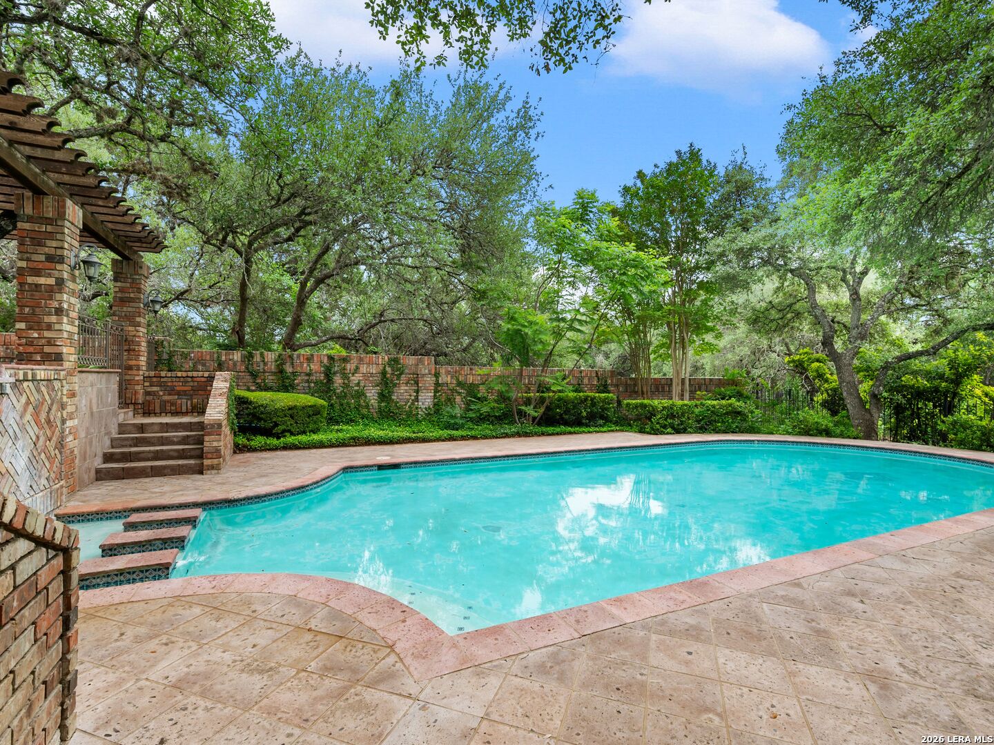 16 Galleria Drive