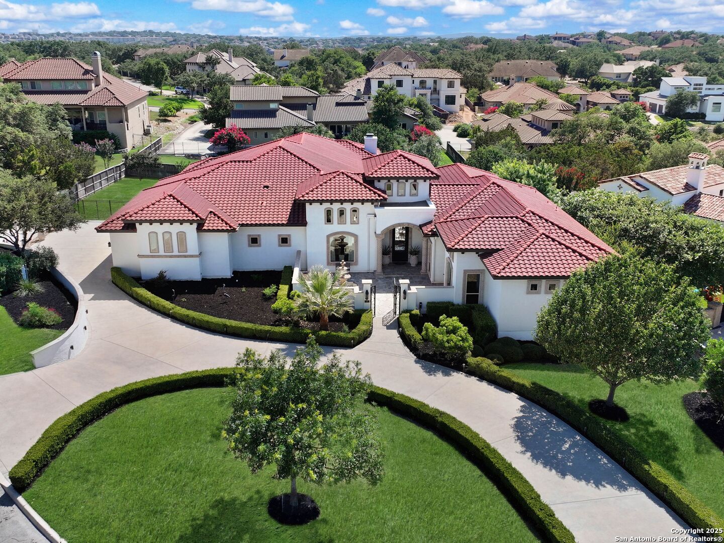 131 CHAMPIONS BEND