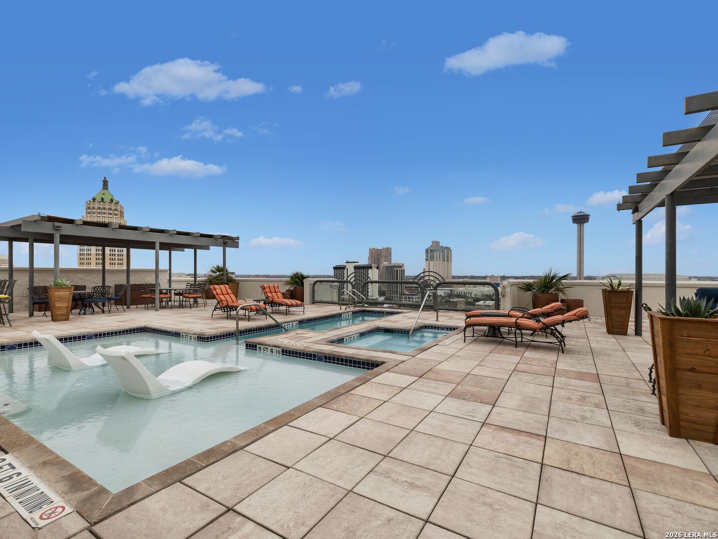 230 Dwyer Avenue 701